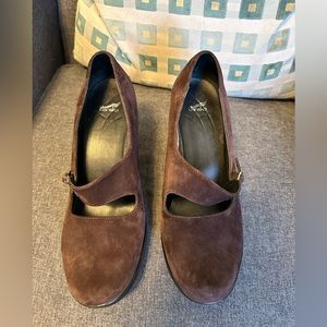 Dansko Brown Suede Tara Mary Janes Pumps Clogs Platforms Heels Shoes